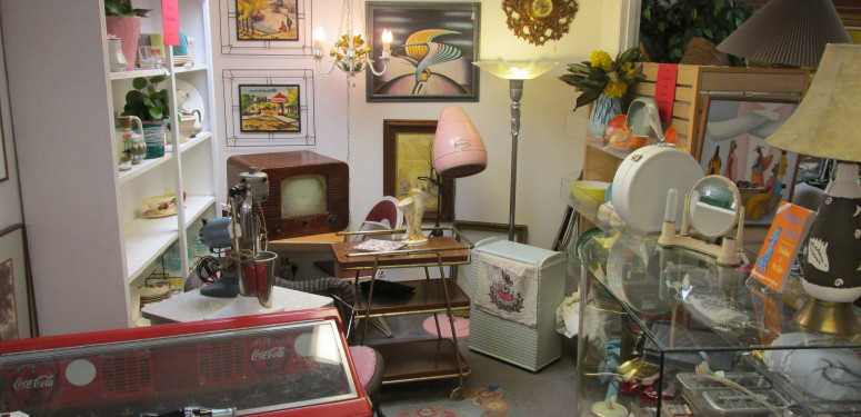1950's room with mid century modern