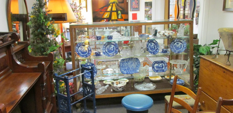 Art Glass, Flow Blue, Furniture